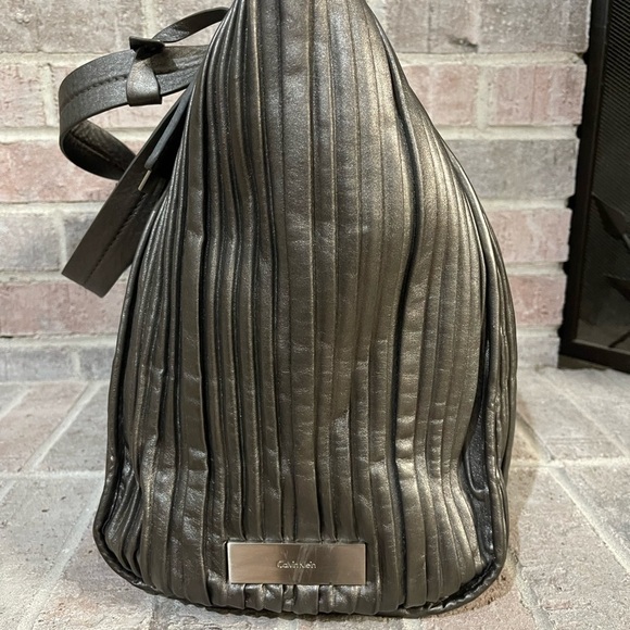 Calvin Klein - Picture 6 of 14